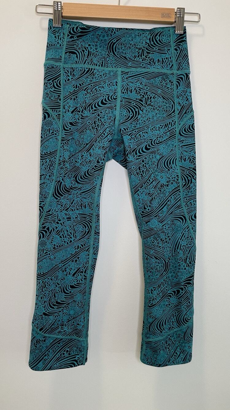 Lululemon In Movement Crop Everlux 19" Kitakami Spirit Legging Green Black 4